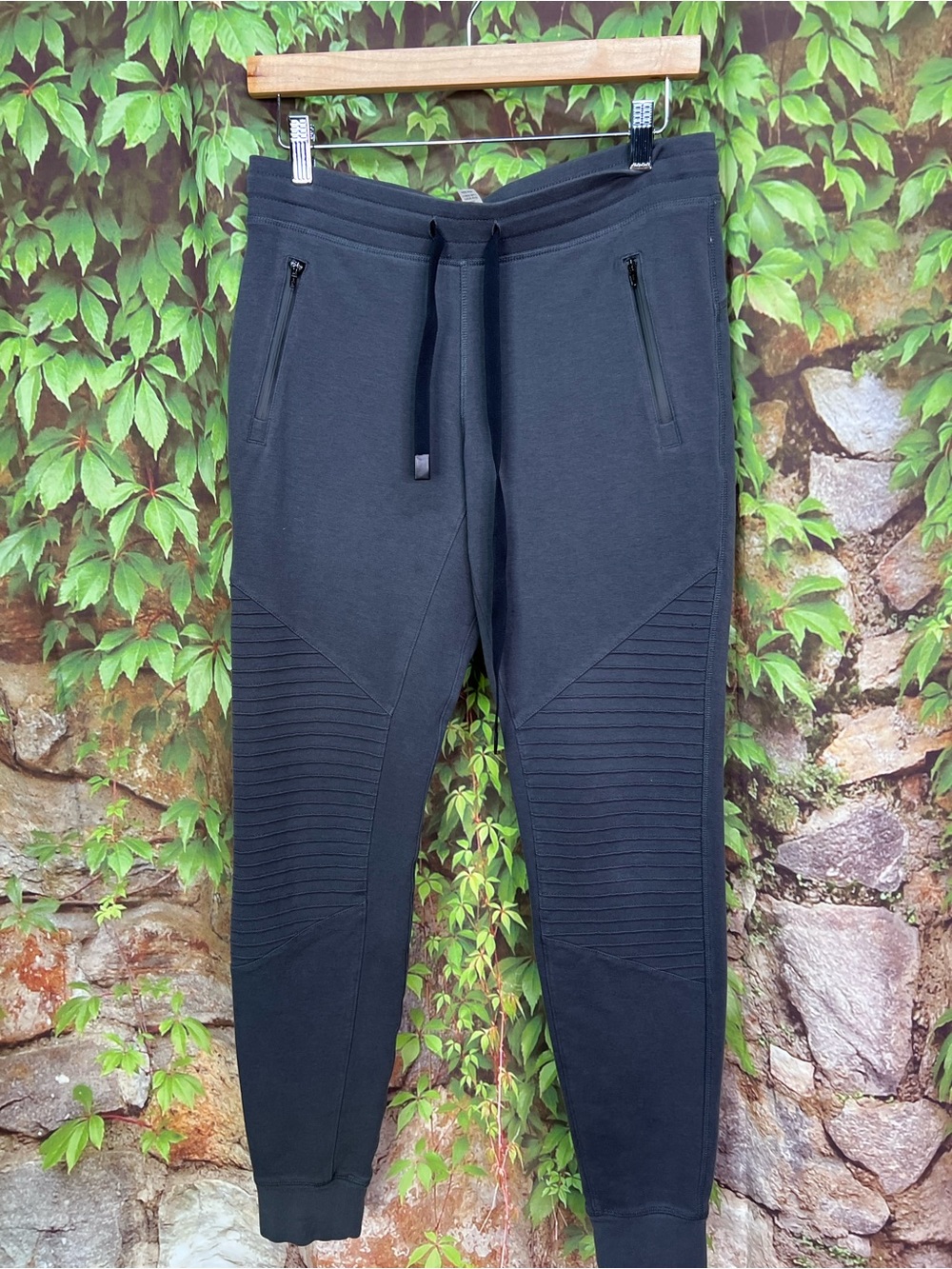 ALO YOGA Charcoal Gray Moto Style Jogger Pants Athleisure, S - Picture 2 of 11